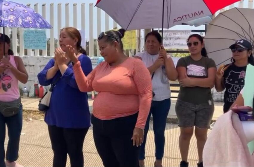  Señalan a padres de familia de no apoyar en mantenimiento de primaria de Coatza