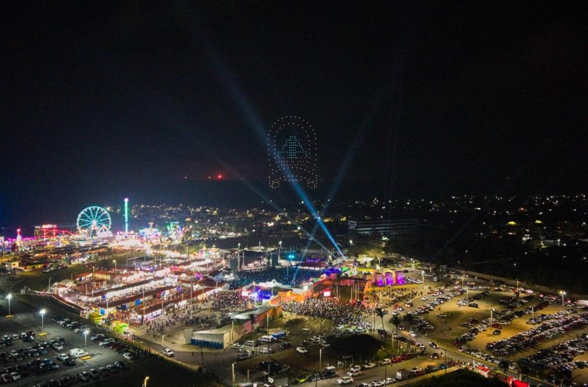  Espectáculo de drones “Coatzacoalcos: Raíz, Tierra y Puerto” brilla en inauguración de la Expo Feria Coatza 2026
