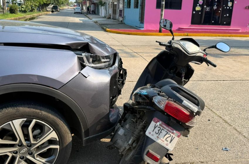  «Mi camioneta esta nueva” dijo el conductor que no respetó la preferencia y arrolló a pareja en moto en Coatzacoalcos.