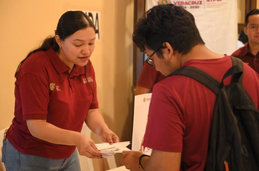  Programa Empléate abre oportunidades laborales para 911 personas en Coatzacoalcos