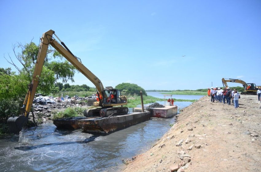  Recupera Pedro Miguel Rosaldo canal pluvial con más de 35 años sin dragado profundo y beneficia a más de 5 mil habitantes de Coatzacoalcos
